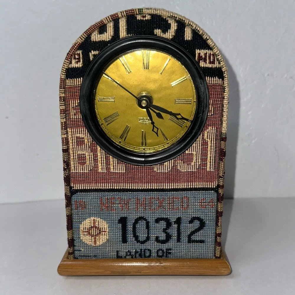 Trend Quartz Novelty Mantel Clock Analog States‎ Tapestry Unique Rare Traveling